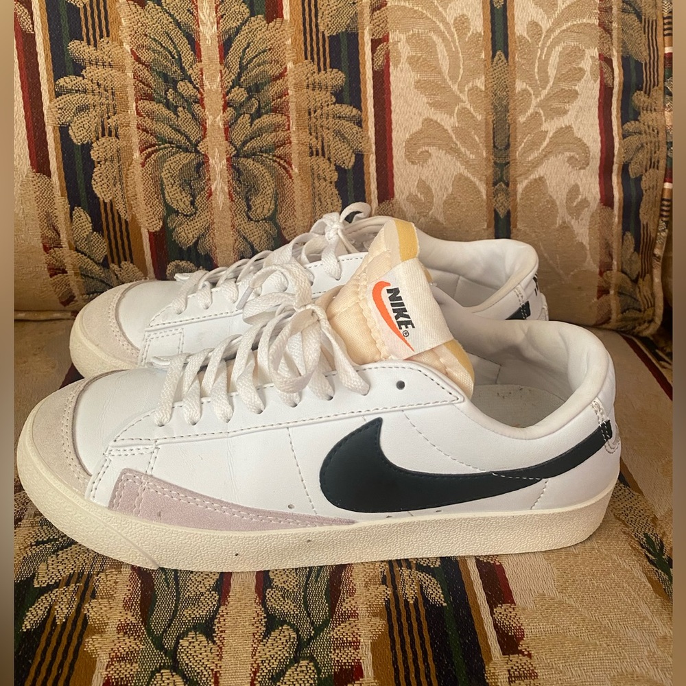 Nike Blazer '77 Vintage Low White Black leather men 7 women 8.5 worn 1x